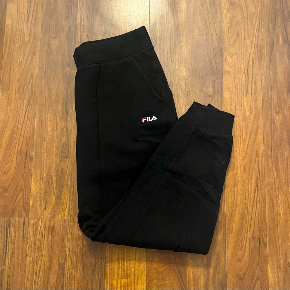Men’s FILA sweats/joggers